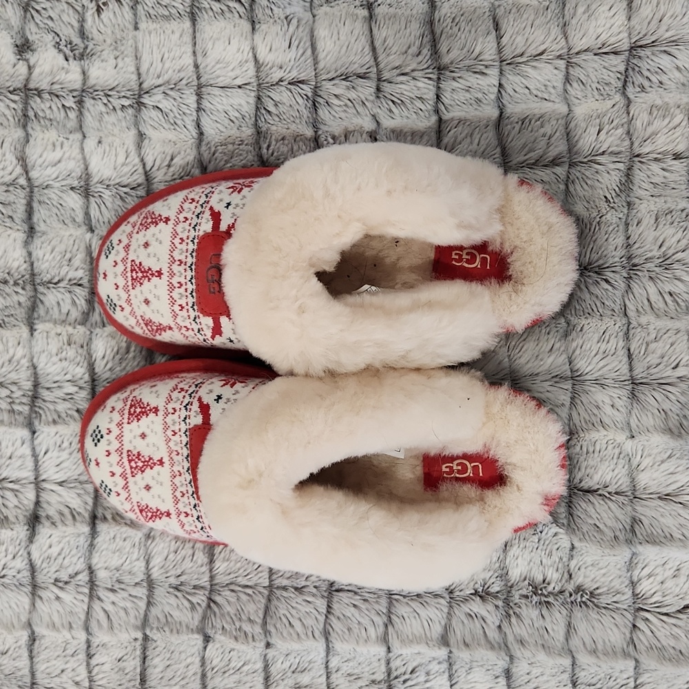 NWOT Ugg Coquette Christmas Sweater Pattern